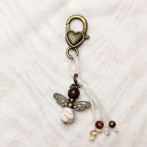 Schlüsselanhänger/ Taschenanhänger Engel Magnesit Bronzit Weiss Bronzefarben